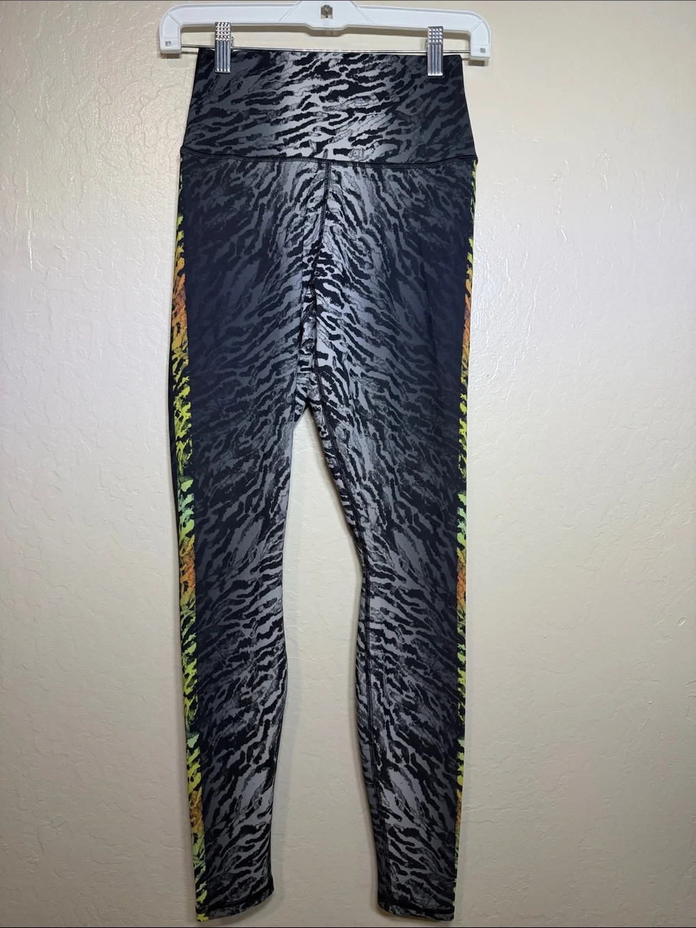 ALO Yoga Vapor High Waist Zebra Tiger Print Leggings Neon Rainbow Stripe